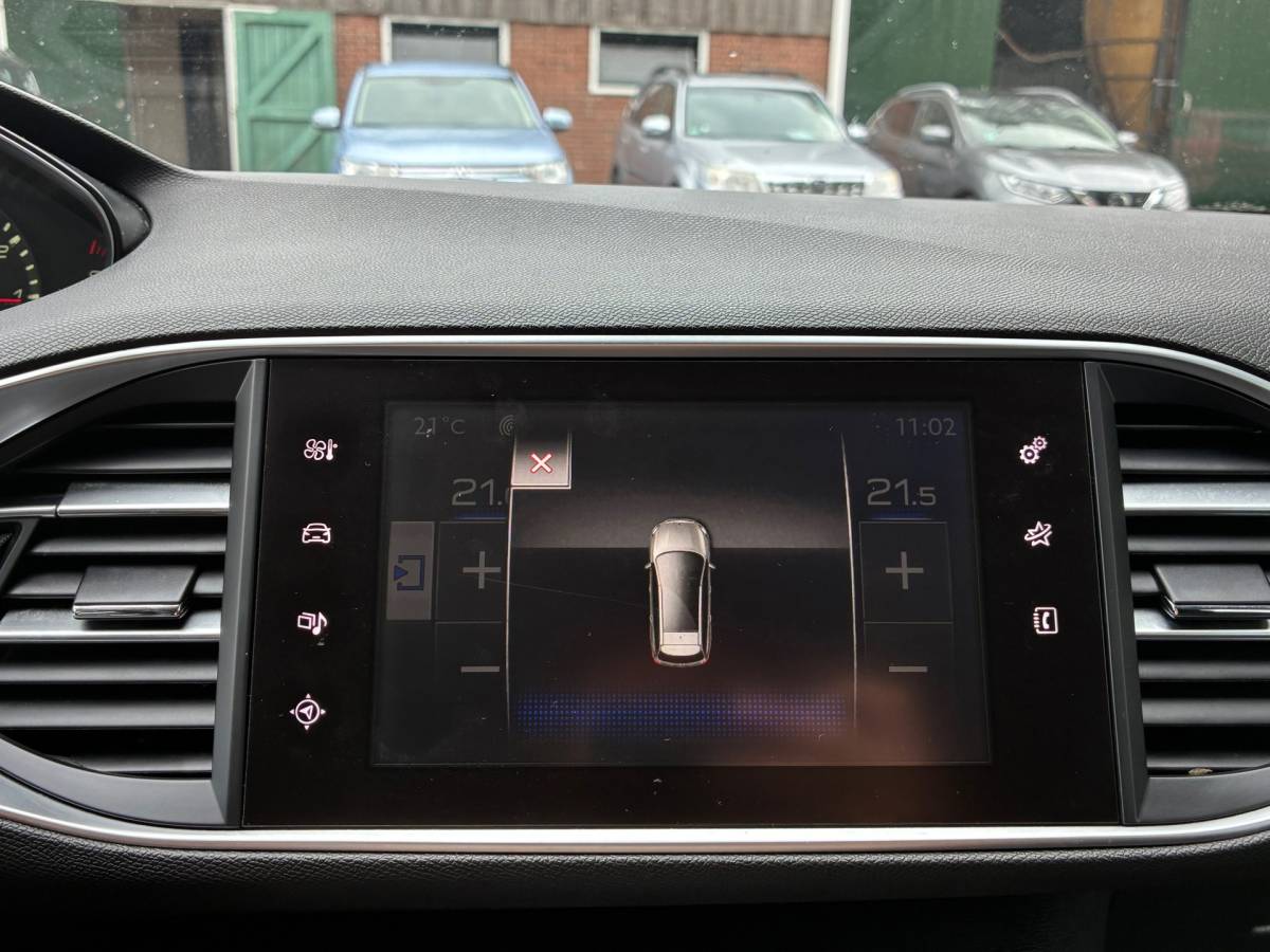 Peugeot 308 Peugeot 308 SW 1.2 PureTech Style | Cruise + Clima + Navi nu € 5.975,-!!!