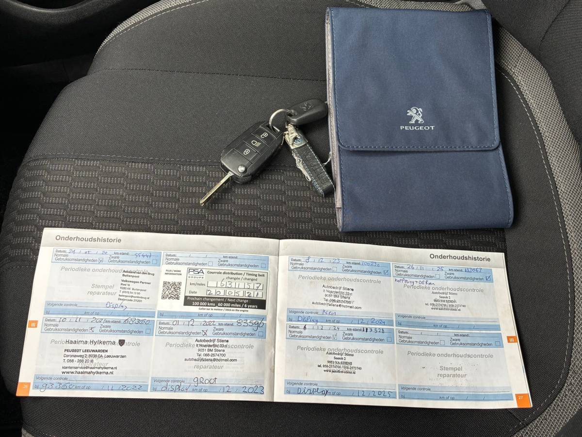 Peugeot 308 Peugeot 308 SW 1.2 PureTech Style | Cruise + Clima + Navi nu € 5.975,-!!!