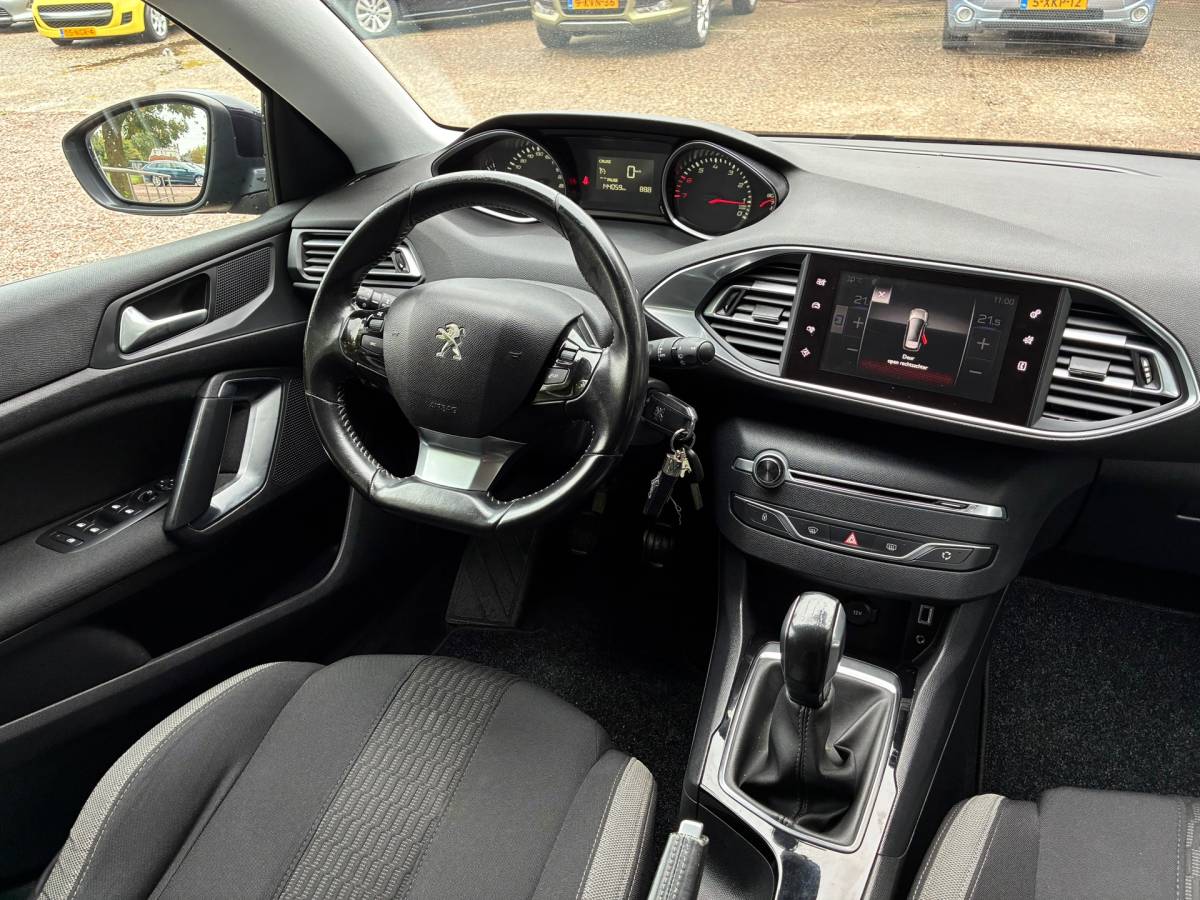 Peugeot 308 Peugeot 308 SW 1.2 PureTech Style | Cruise + Clima + Navi nu € 5.975,-!!!