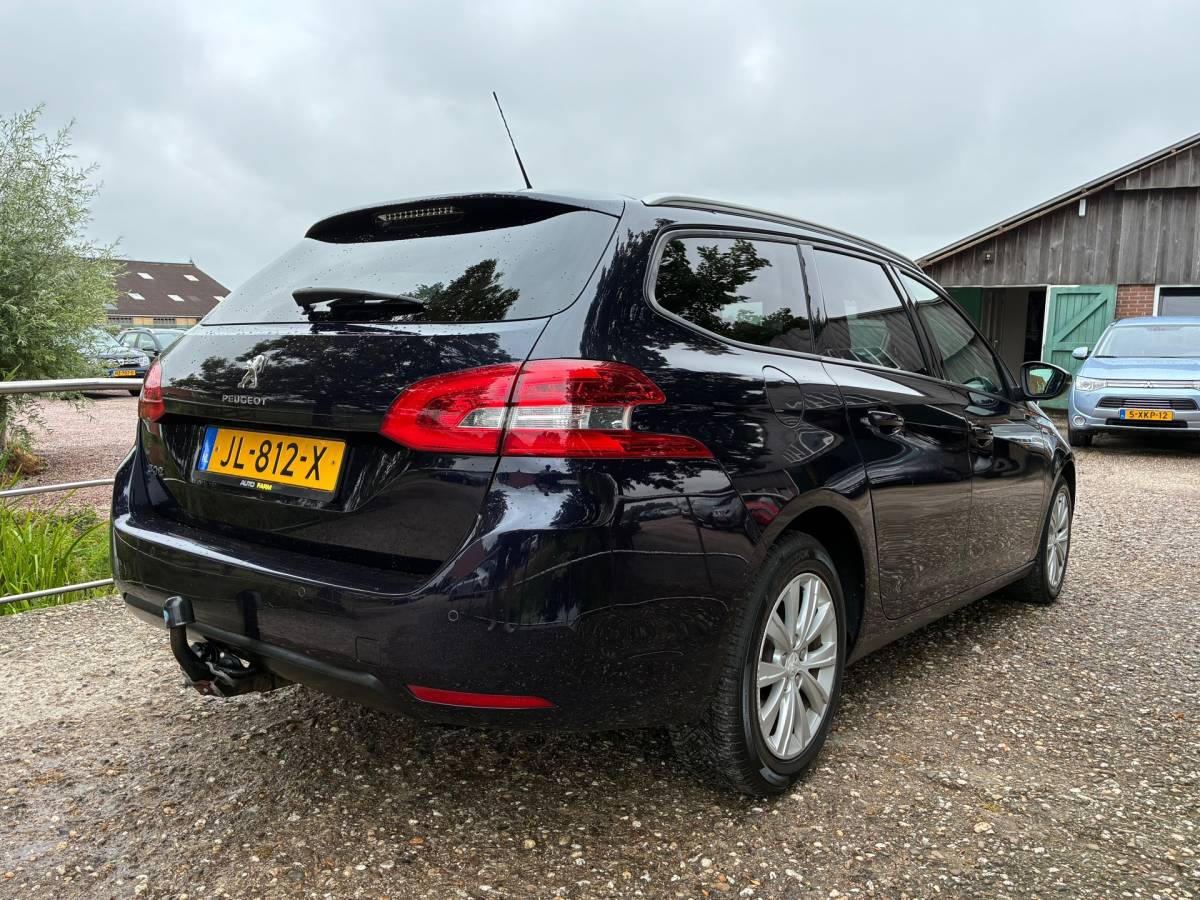 Peugeot 308 Peugeot 308 SW 1.2 PureTech Style | Cruise + Clima + Navi nu € 5.975,-!!!