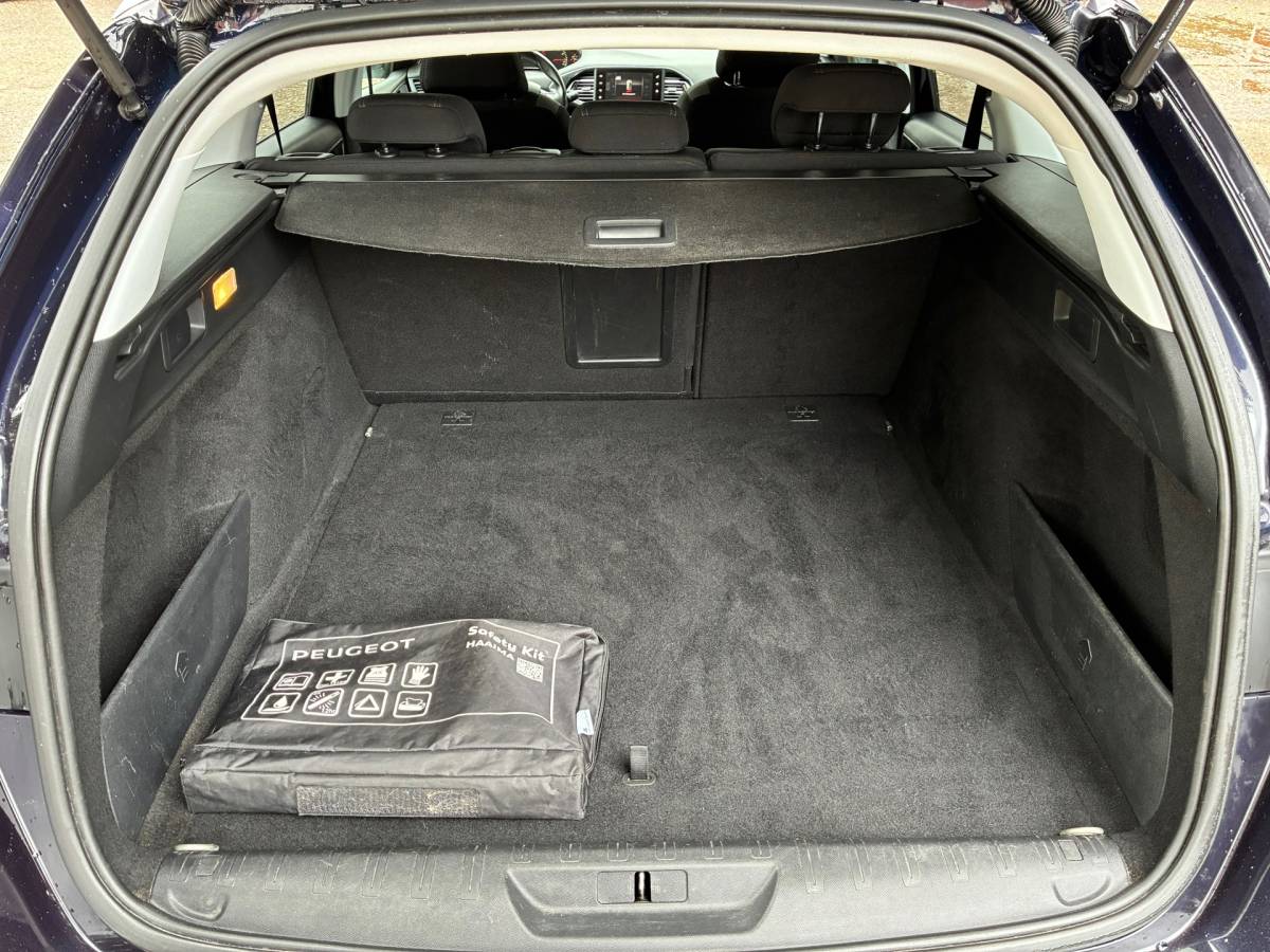 Peugeot 308 Peugeot 308 SW 1.2 PureTech Style | Cruise + Clima + Navi nu € 5.975,-!!!