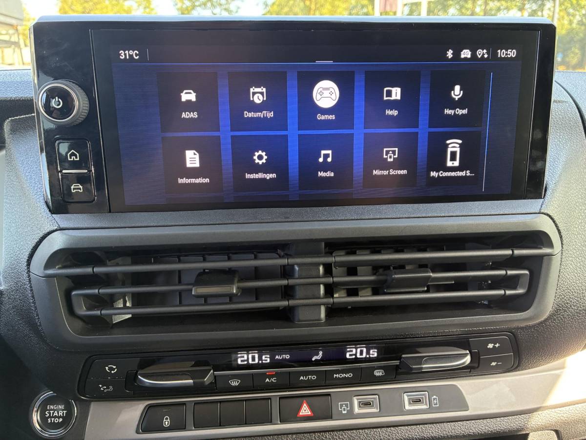Opel Vivaro Opel Vivaro 2.0 Diesel 180Pk 8-traps Automaat Luxe Dub.Cabine | ECC | Navigatie | Stuurverwarming | LED Verlichting | Camera | Parkpilot | Side-bars | LM-Velgen | Betimmering | Afneembare Trekhaak | Zeer kompleet & z.g.a.n.