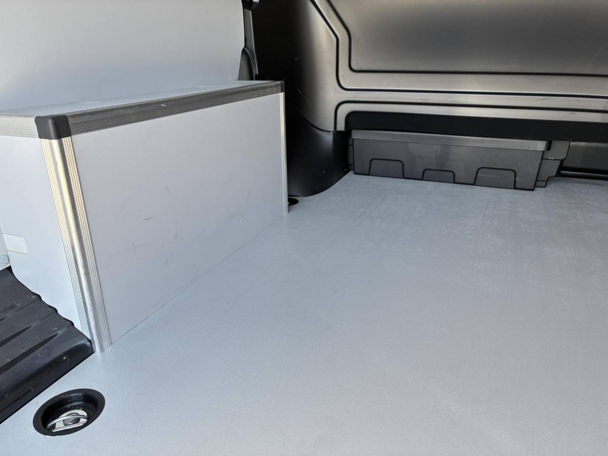 Opel Vivaro Opel Vivaro 2.0 Diesel 180Pk 8-traps Automaat Luxe Dub.Cabine | ECC | Navigatie | Stuurverwarming | LED Verlichting | Camera | Parkpilot | Side-bars | LM-Velgen | Betimmering | Afneembare Trekhaak | Zeer kompleet & z.g.a.n.