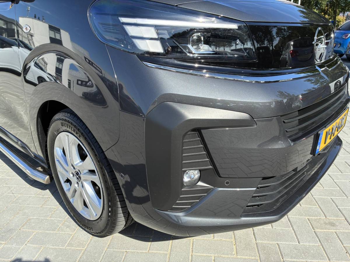Opel Vivaro Opel Vivaro 2.0 Diesel 180Pk 8-traps Automaat Luxe Dub.Cabine | ECC | Navigatie | Stuurverwarming | LED Verlichting | Camera | Parkpilot | Side-bars | LM-Velgen | Betimmering | Afneembare Trekhaak | Zeer kompleet & z.g.a.n.