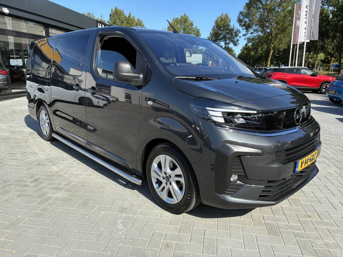 Opel Vivaro Opel Vivaro 2.0 Diesel 180Pk 8-traps Automaat Luxe Dub.Cabine | ECC | Navigatie | Stuurverwarming | LED Verlichting | Camera | Parkpilot | Side-bars | LM-Velgen | Betimmering | Afneembare Trekhaak | Zeer kompleet & z.g.a.n.