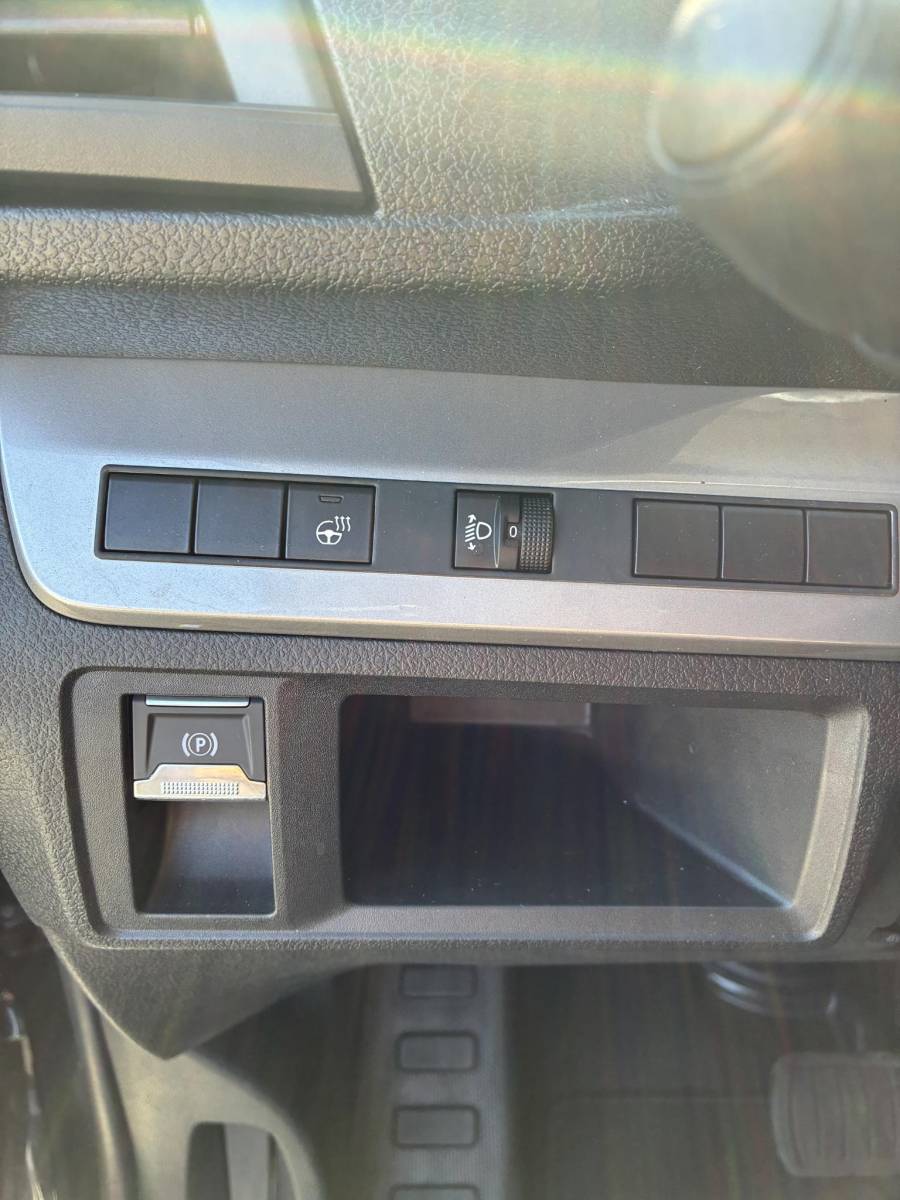 Opel Vivaro Opel Vivaro 2.0 Diesel 180Pk 8-traps Automaat Luxe Dub.Cabine | ECC | Navigatie | Stuurverwarming | LED Verlichting | Camera | Parkpilot | Side-bars | LM-Velgen | Betimmering | Afneembare Trekhaak | Zeer kompleet & z.g.a.n.