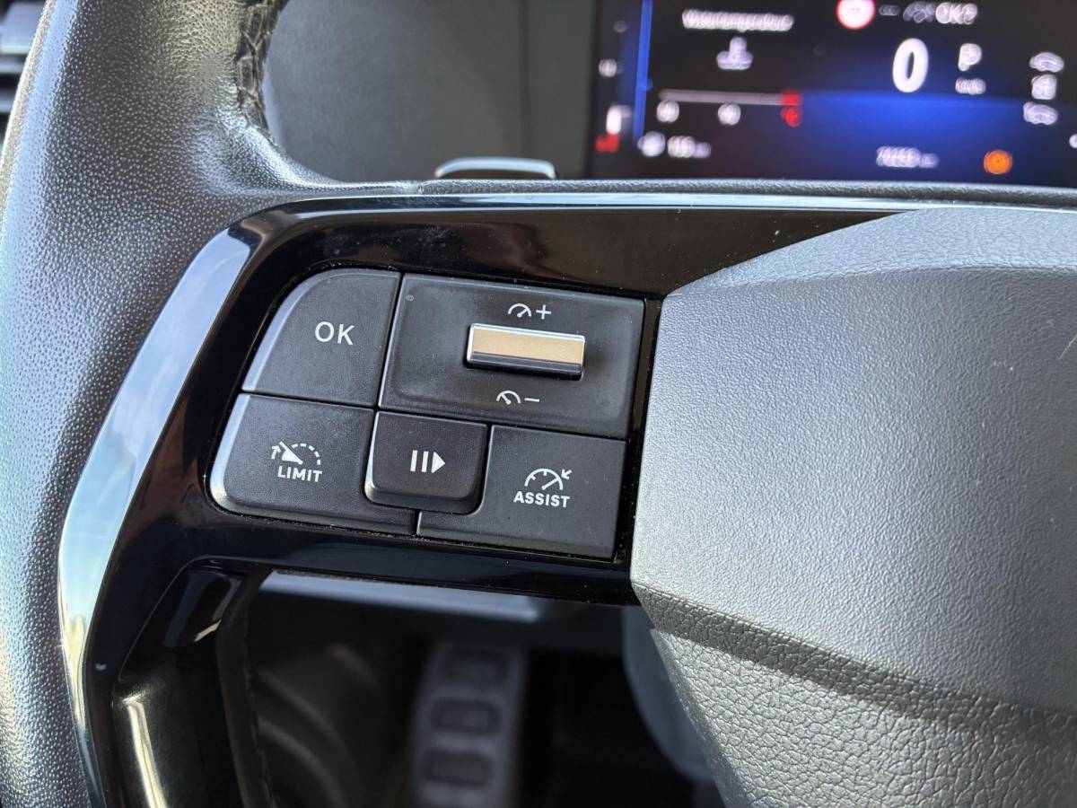 Opel Vivaro Opel Vivaro 2.0 Diesel 180Pk 8-traps Automaat Luxe Dub.Cabine | ECC | Navigatie | Stuurverwarming | LED Verlichting | Camera | Parkpilot | Side-bars | LM-Velgen | Betimmering | Afneembare Trekhaak | Zeer kompleet & z.g.a.n.