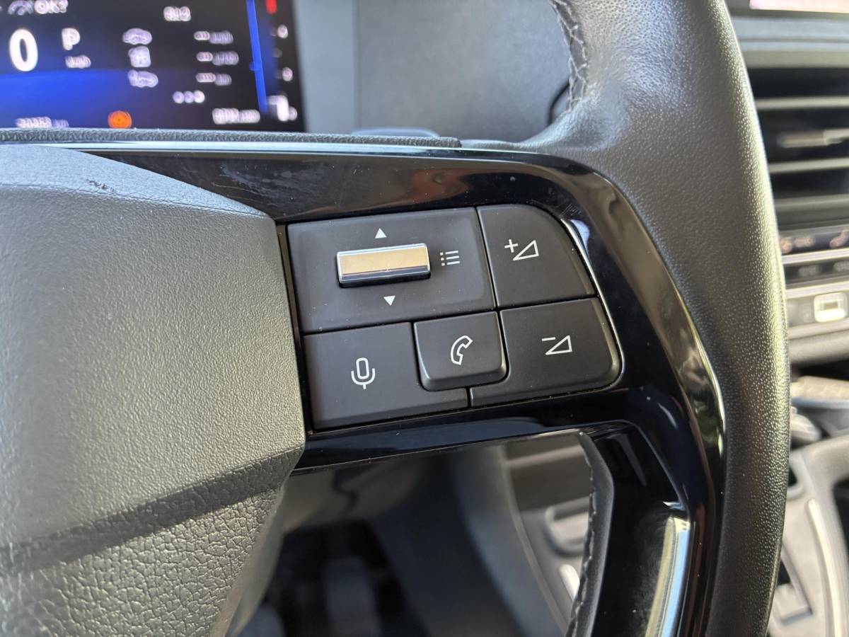 Opel Vivaro Opel Vivaro 2.0 Diesel 180Pk 8-traps Automaat Luxe Dub.Cabine | ECC | Navigatie | Stuurverwarming | LED Verlichting | Camera | Parkpilot | Side-bars | LM-Velgen | Betimmering | Afneembare Trekhaak | Zeer kompleet & z.g.a.n.