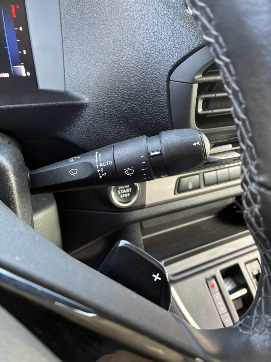 Opel Vivaro Opel Vivaro 2.0 Diesel 180Pk 8-traps Automaat Luxe Dub.Cabine | ECC | Navigatie | Stuurverwarming | LED Verlichting | Camera | Parkpilot | Side-bars | LM-Velgen | Betimmering | Afneembare Trekhaak | Zeer kompleet & z.g.a.n.