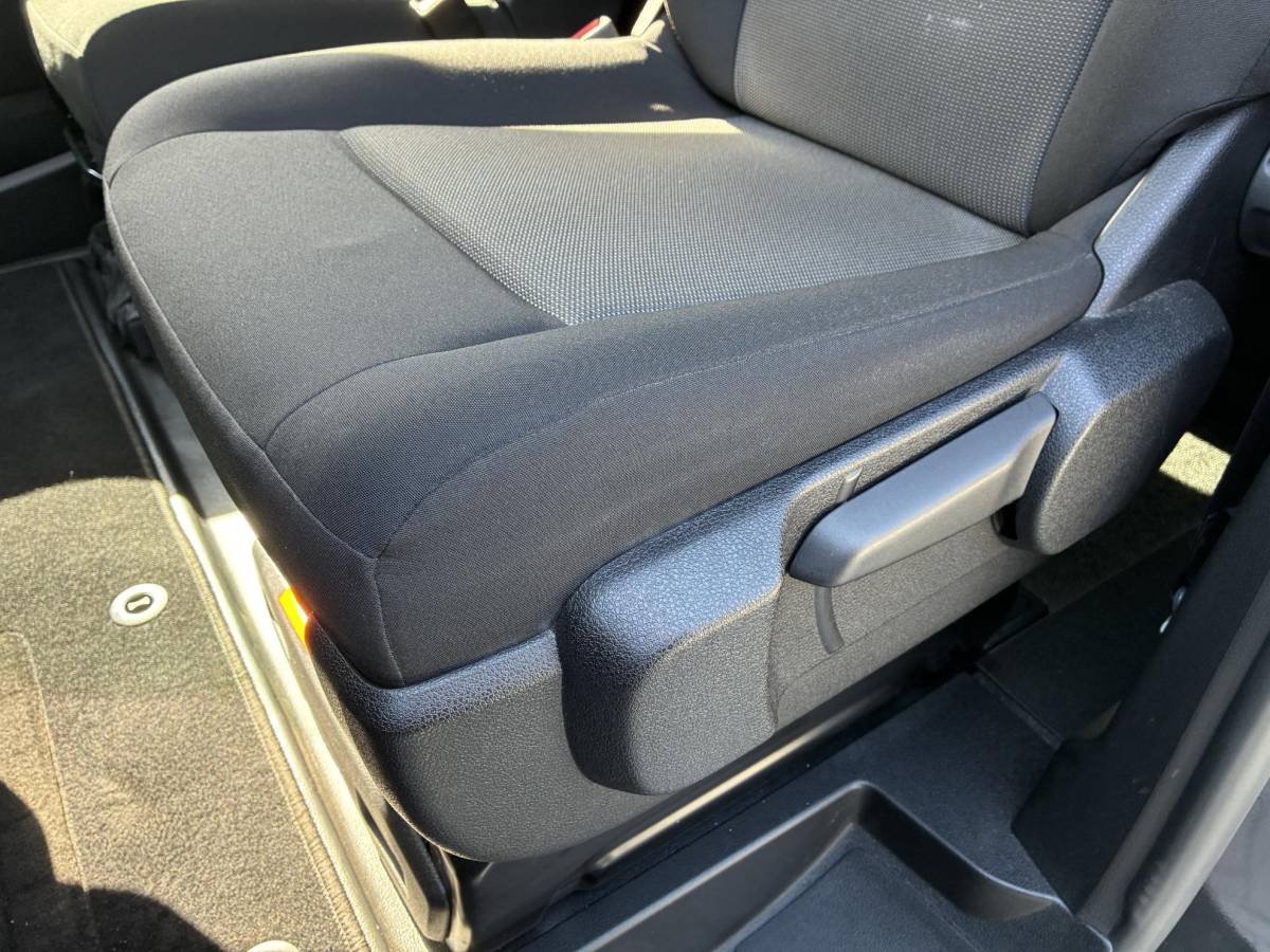 Opel Vivaro Opel Vivaro 2.0 Diesel 180Pk 8-traps Automaat Luxe Dub.Cabine | ECC | Navigatie | Stuurverwarming | LED Verlichting | Camera | Parkpilot | Side-bars | LM-Velgen | Betimmering | Afneembare Trekhaak | Zeer kompleet & z.g.a.n.