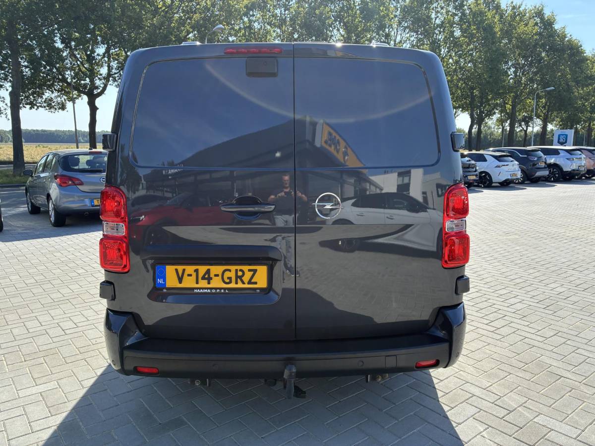 Opel Vivaro Opel Vivaro 2.0 Diesel 180Pk 8-traps Automaat Luxe Dub.Cabine | ECC | Navigatie | Stuurverwarming | LED Verlichting | Camera | Parkpilot | Side-bars | LM-Velgen | Betimmering | Afneembare Trekhaak | Zeer kompleet & z.g.a.n.