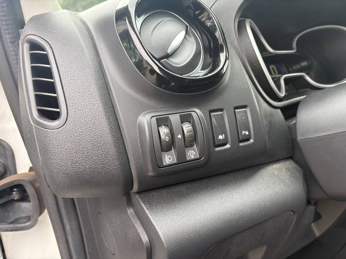 Nissan NV300 Nissan NV300 2.0 dCi 120 L2H1 Acenta DC Comfort|NAP|DUBBElCABINE|airco|cruise|navi|parkeersensoren achter|bluetooth|EURO6