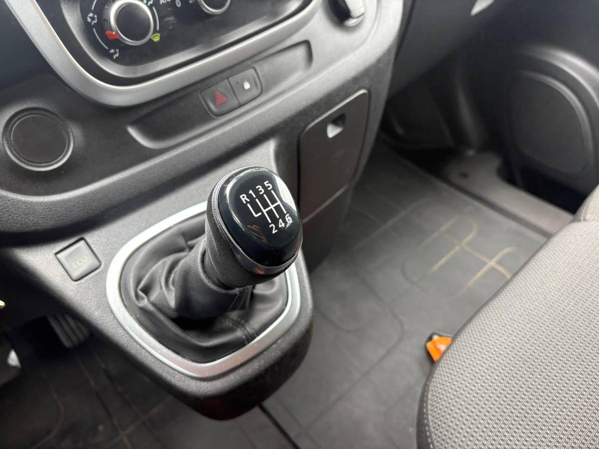 Nissan NV300 Nissan NV300 2.0 dCi 120 L2H1 Acenta DC Comfort|NAP|DUBBElCABINE|airco|cruise|navi|parkeersensoren achter|bluetooth|EURO6