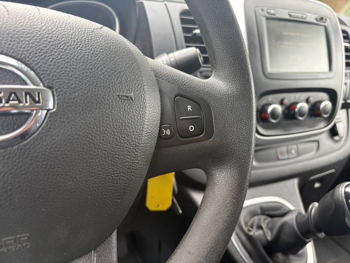 Nissan NV300 Nissan NV300 2.0 dCi 120 L2H1 Acenta DC Comfort|NAP|DUBBElCABINE|airco|cruise|navi|parkeersensoren achter|bluetooth|EURO6