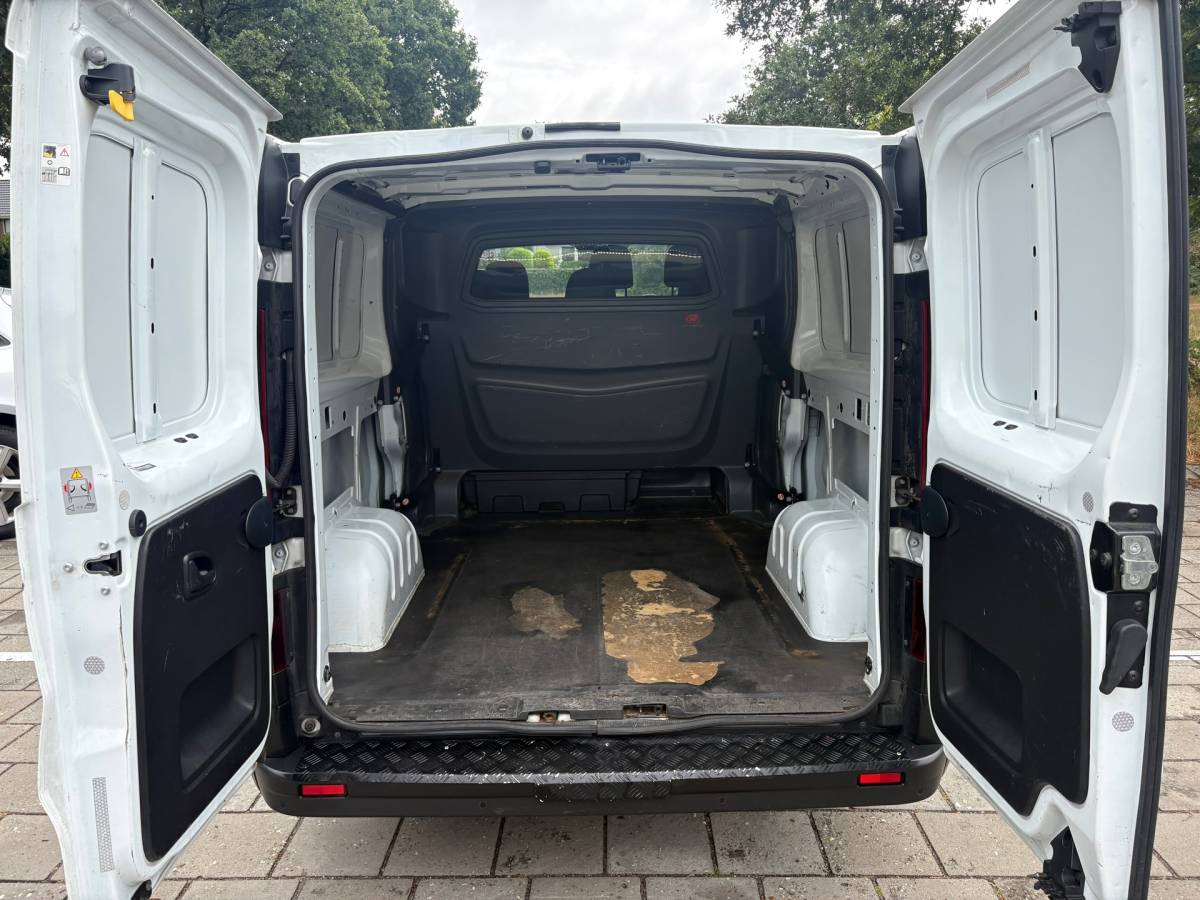 Nissan NV300 Nissan NV300 2.0 dCi 120 L2H1 Acenta DC Comfort|NAP|DUBBElCABINE|airco|cruise|navi|parkeersensoren achter|bluetooth|EURO6