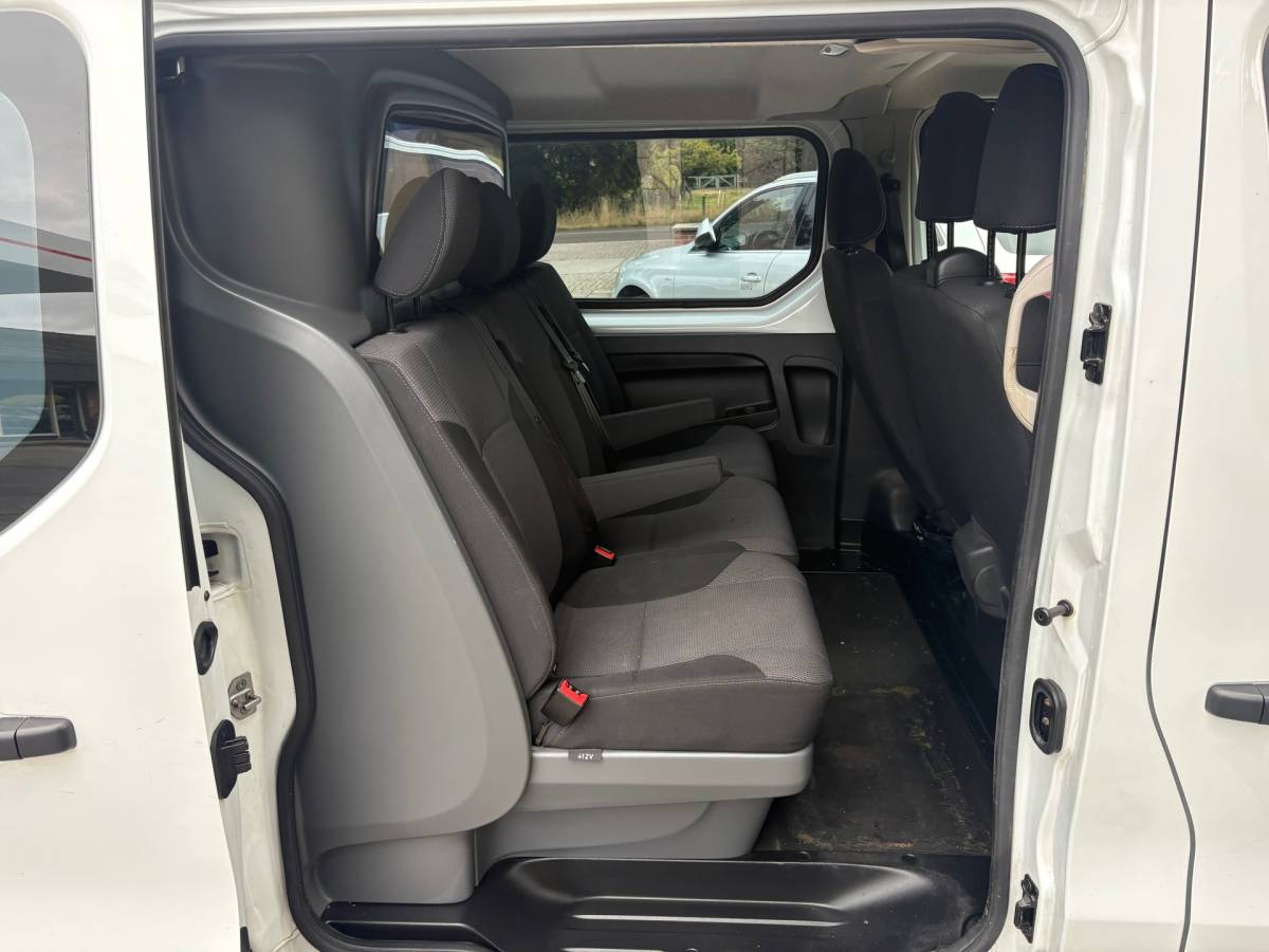 Nissan NV300 Nissan NV300 2.0 dCi 120 L2H1 Acenta DC Comfort|NAP|DUBBElCABINE|airco|cruise|navi|parkeersensoren achter|bluetooth|EURO6