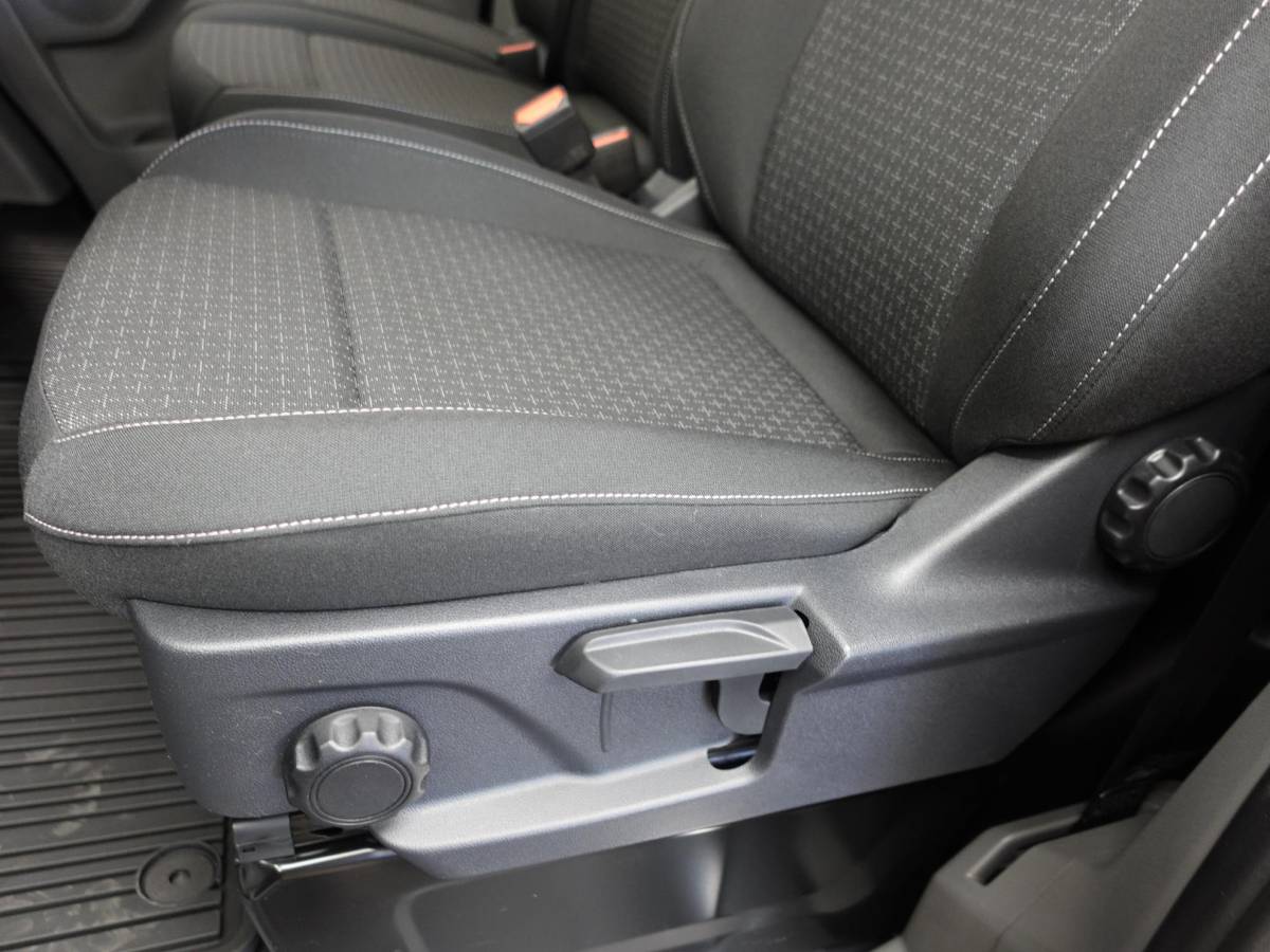 Ford Transit Custom Ford Transit Custom 300 2.0 TDCI L2H1 Trend NIEUW MODEL Automaat | Navigatie | Airco | Cruise control | Parkeer sensoren | Camera | Trekhaak