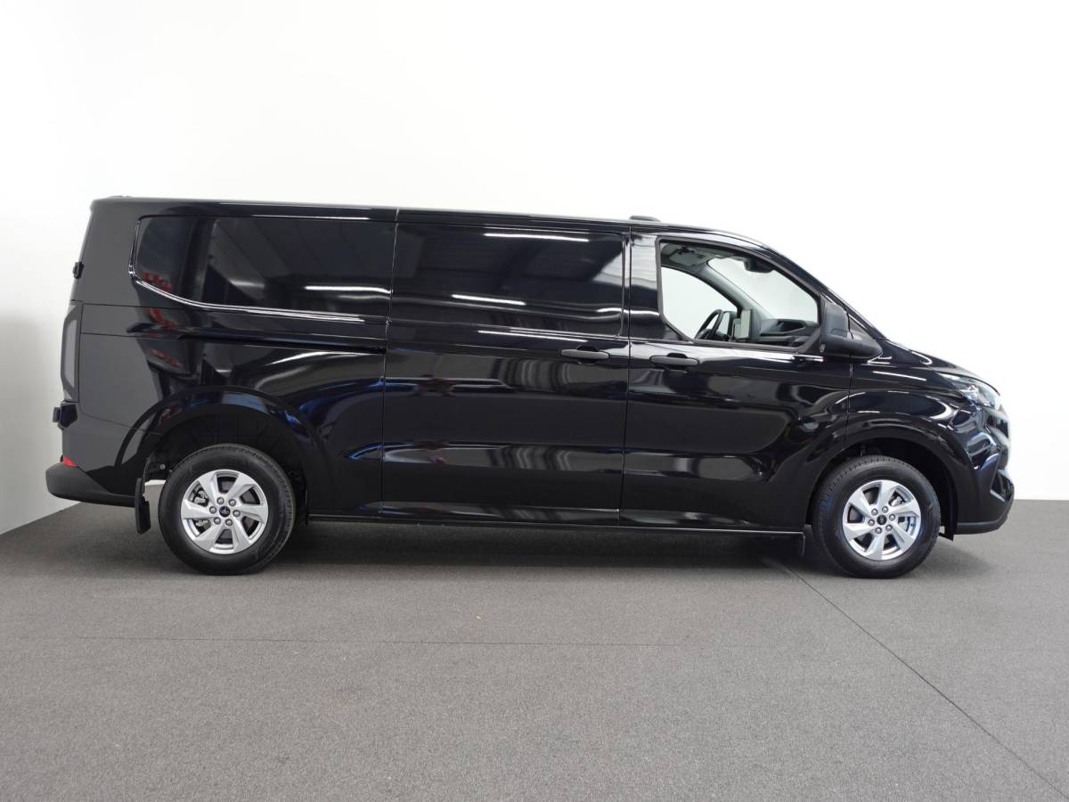 Ford Transit Custom Ford Transit Custom 300 2.0 TDCI L2H1 Trend NIEUW MODEL Automaat | Navigatie | Airco | Cruise control | Parkeer sensoren | Camera | Trekhaak