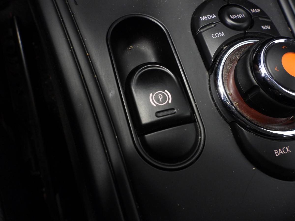MINI Countryman MINI Countryman 1.5 One NAVI/LEER/EL.KLEP/LED/16″LMV!