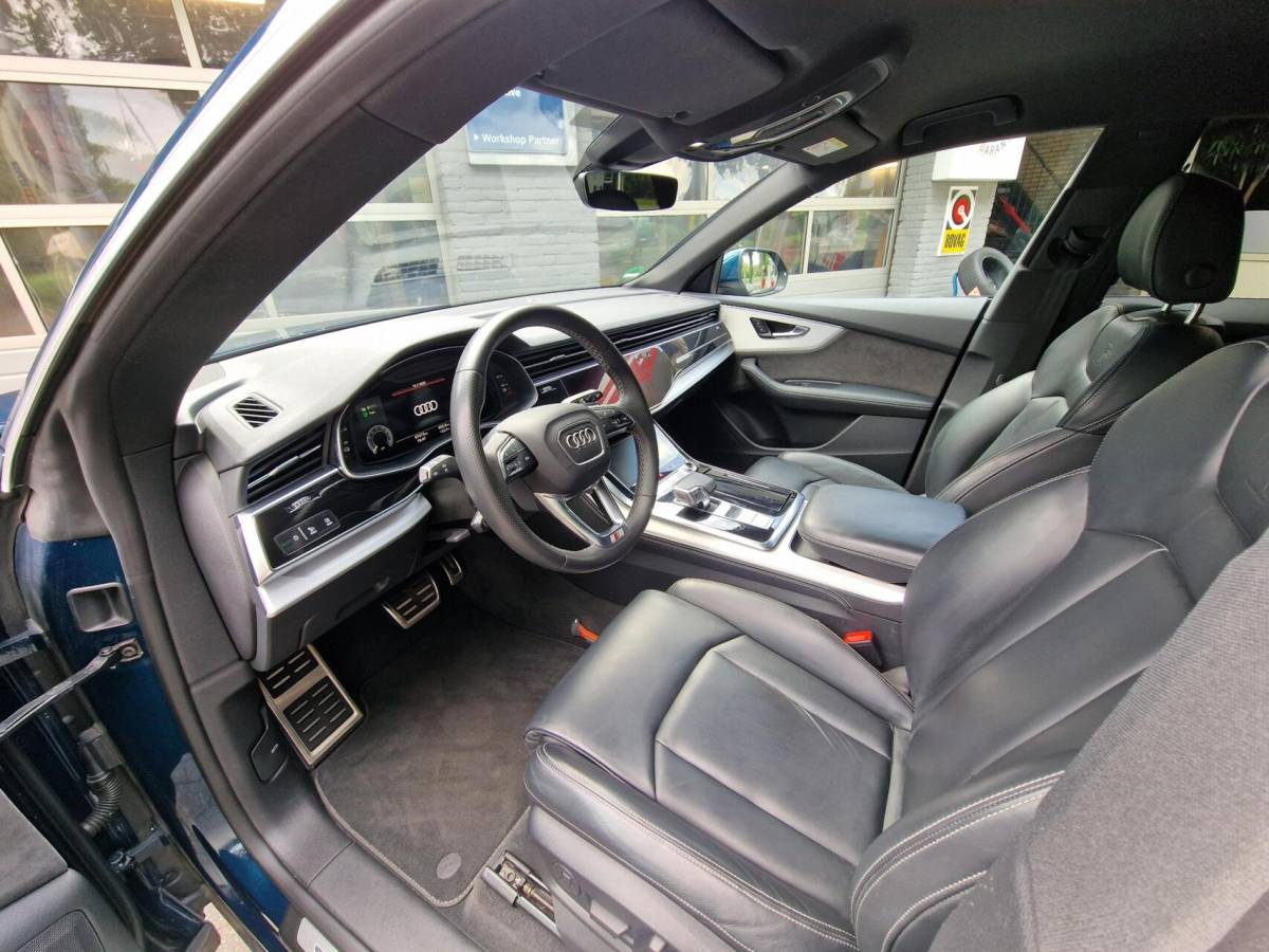 Audi Q8 Audi Q8 55 TFSI e quattro 422PK S-Line|23-inch|Spoiler-kit|black-edition|NL-AUTO|Trekhaak| BTW| Originele Nederlander