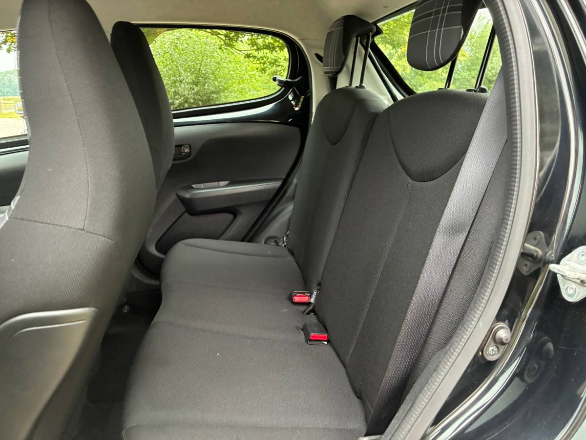 Peugeot 108 Peugeot 108 1.0 e-VTi Active |” 109.000 KM ” + Airco + 5-Drs nu € 5.975,-!!!
