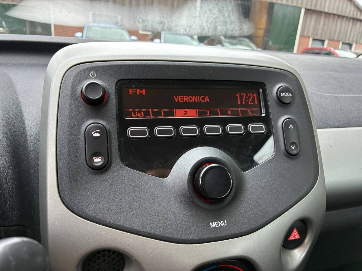 Peugeot 108 Peugeot 108 1.0 e-VTi Active |” 109.000 KM ” + Airco + 5-Drs nu € 5.975,-!!!
