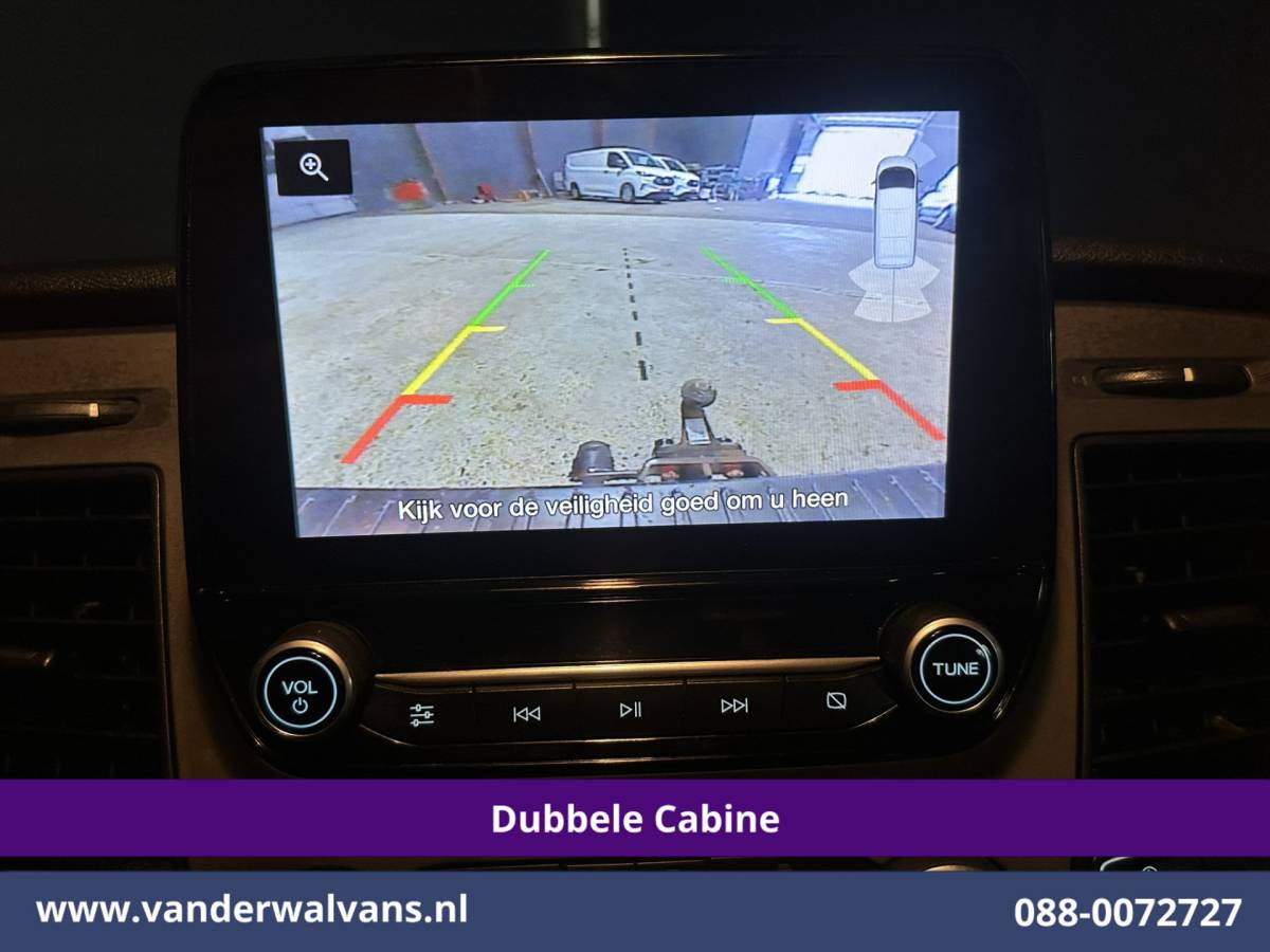 Ford Transit Custom Ford Transit Custom 2.0 TDCI 130pk L2H1 Dubbele Cabine Euro6 Airco | 5-Zits | Camera | LED | Tachograaf Cruisecontrol, Trekhaak, Stoelverwarming, Verwarmde voorruit, Parkeersensoren