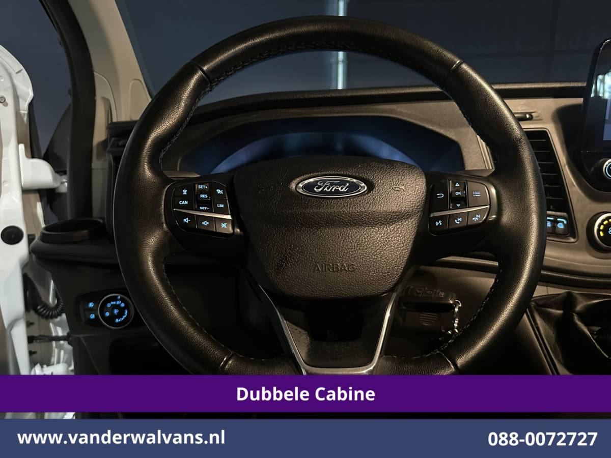 Ford Transit Custom Ford Transit Custom 2.0 TDCI 130pk L2H1 Dubbele Cabine Euro6 Airco | 5-Zits | Camera | LED | Tachograaf Cruisecontrol, Trekhaak, Stoelverwarming, Verwarmde voorruit, Parkeersensoren