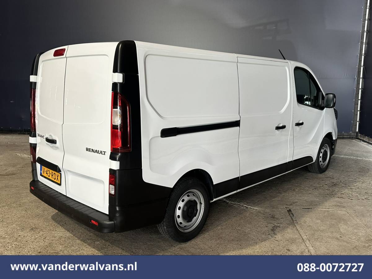 Renault Trafic Renault Trafic 2.0 dCi 130pk L2H1 Euro6 Airco | LED | Cruisecontrol | Parkeersensoren Bijrijdersbank