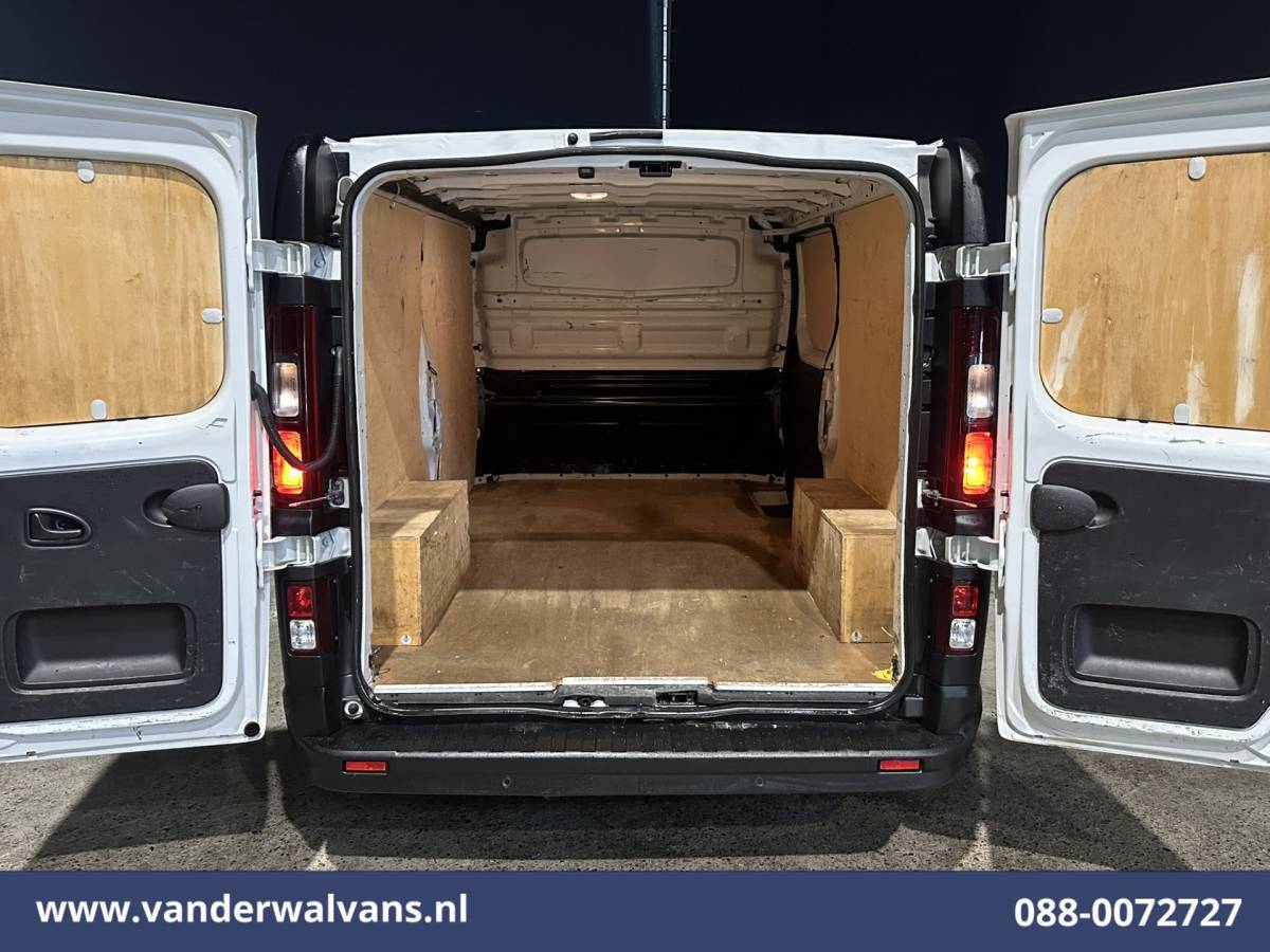Renault Trafic Renault Trafic 2.0 dCi 130pk L2H1 Euro6 Airco | LED | Cruisecontrol | Parkeersensoren Bijrijdersbank