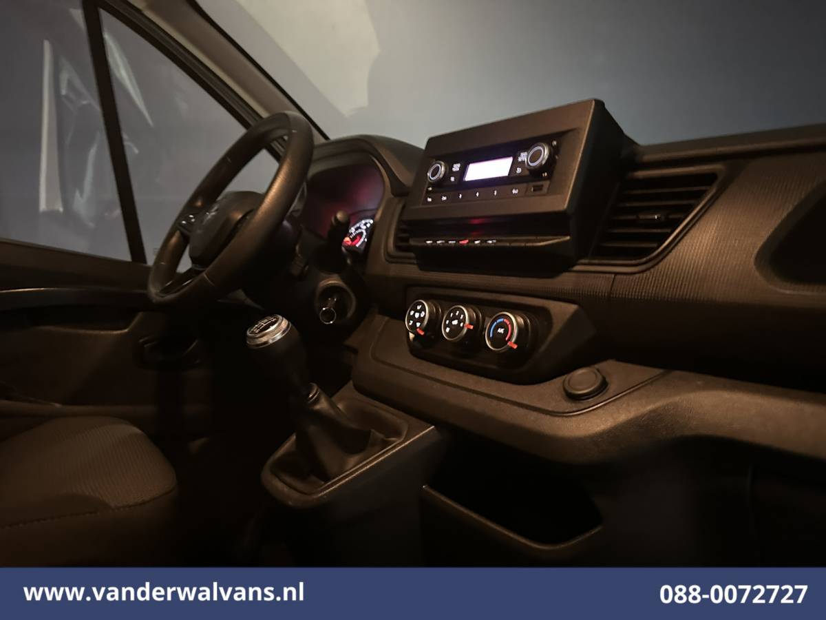 Renault Trafic Renault Trafic 2.0 dCi 130pk L2H1 Euro6 Airco | LED | Cruisecontrol | Parkeersensoren Bijrijdersbank