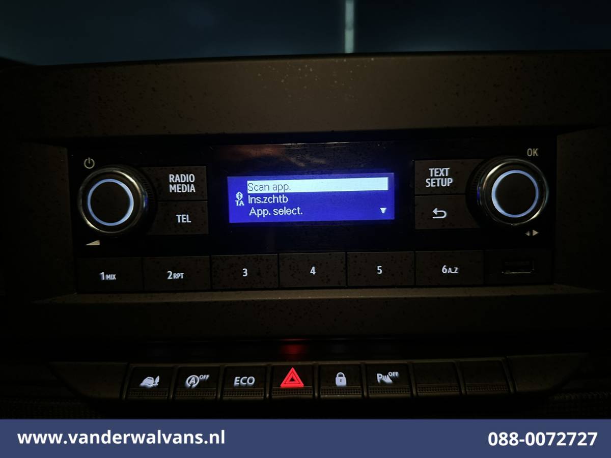 Renault Trafic Renault Trafic 2.0 dCi 130pk L2H1 Euro6 Airco | LED | Cruisecontrol | Parkeersensoren Bijrijdersbank