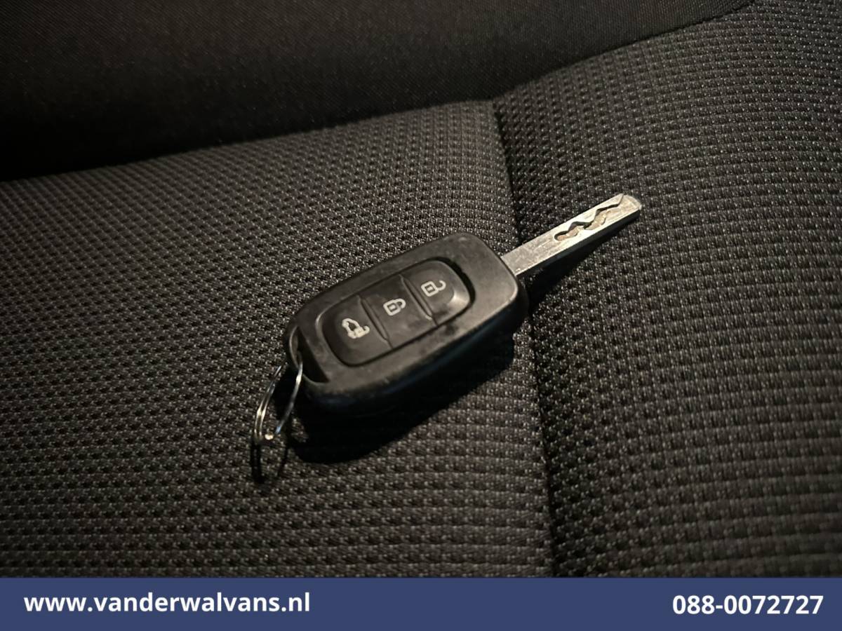 Renault Trafic Renault Trafic 2.0 dCi 130pk L2H1 Euro6 Airco | LED | Cruisecontrol | Parkeersensoren Bijrijdersbank