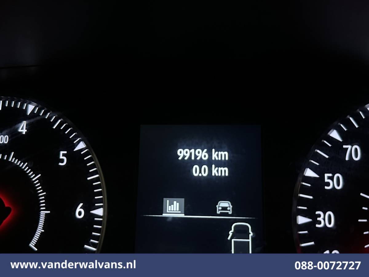 Renault Trafic Renault Trafic 2.0 dCi 130pk L2H1 Euro6 Airco | LED | Cruisecontrol | Parkeersensoren Bijrijdersbank