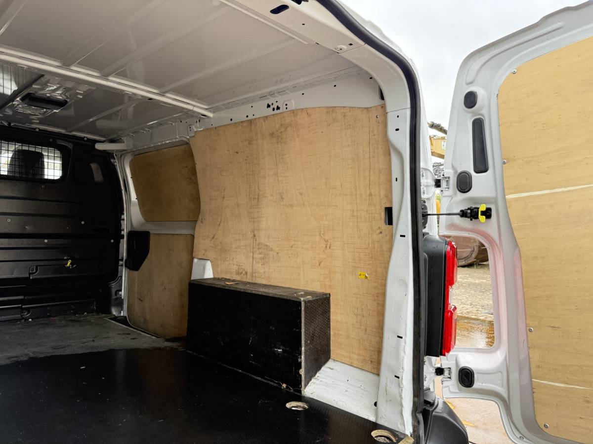 Toyota ProAce Toyota ProAce Electric 75kWh 136PK L2 Elektrisch 93.3% (SOH) 330km WLTP Snelladen Cruise Control Climate Control Carplay Navigatie 360° Camera Snelladen