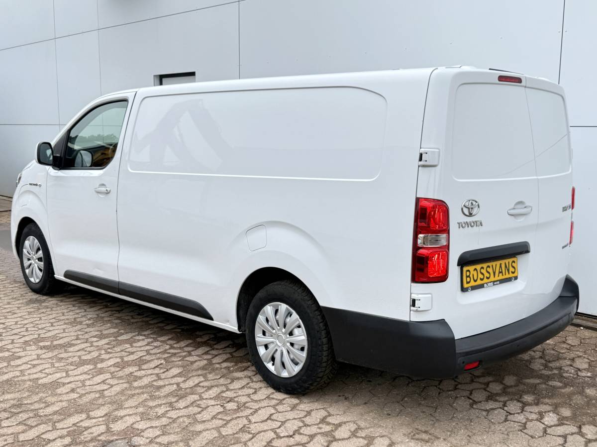 Toyota ProAce Toyota ProAce Electric 75kWh 136PK L2 Elektrisch 93.3% (SOH) 330km WLTP Snelladen Cruise Control Climate Control Carplay Navigatie 360° Camera Snelladen