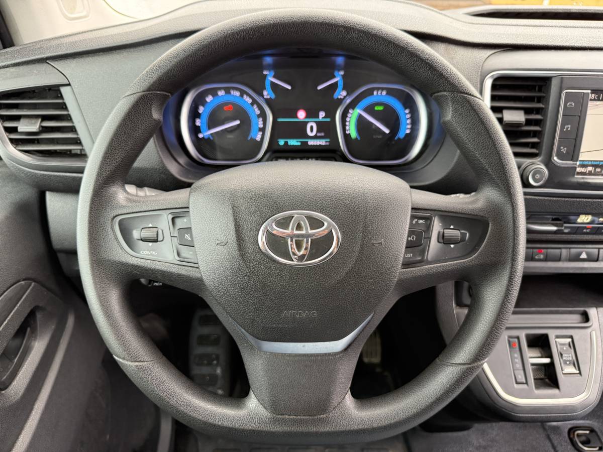Toyota ProAce Toyota ProAce Electric 75kWh 136PK L2 Elektrisch 93.3% (SOH) 330km WLTP Snelladen Cruise Control Climate Control Carplay Navigatie 360° Camera Snelladen
