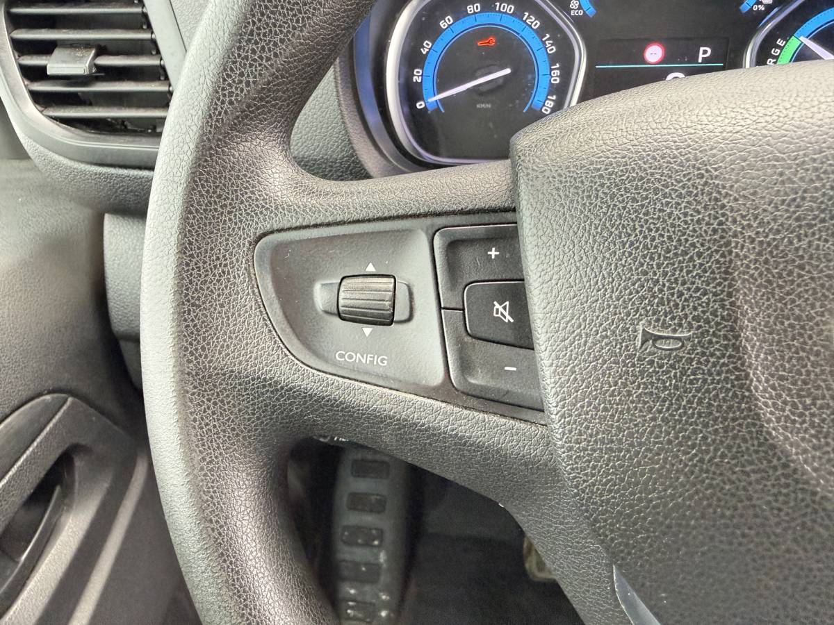 Toyota ProAce Toyota ProAce Electric 75kWh 136PK L2 Elektrisch 93.3% (SOH) 330km WLTP Snelladen Cruise Control Climate Control Carplay Navigatie 360° Camera Snelladen