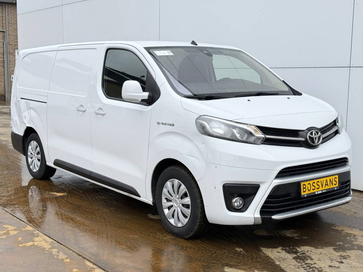 Toyota ProAce Toyota ProAce Electric 75kWh 136PK L2 Elektrisch 93.3% (SOH) 330km WLTP Snelladen Cruise Control Climate Control Carplay Navigatie 360° Camera Snelladen