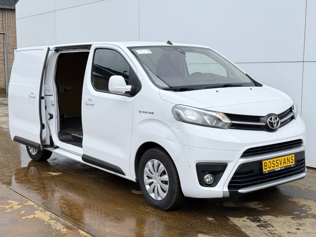 Toyota ProAce Toyota ProAce Electric 75kWh 136PK L2 Elektrisch 93.3% (SOH) 330km WLTP Snelladen Cruise Control Climate Control Carplay Navigatie 360° Camera Snelladen