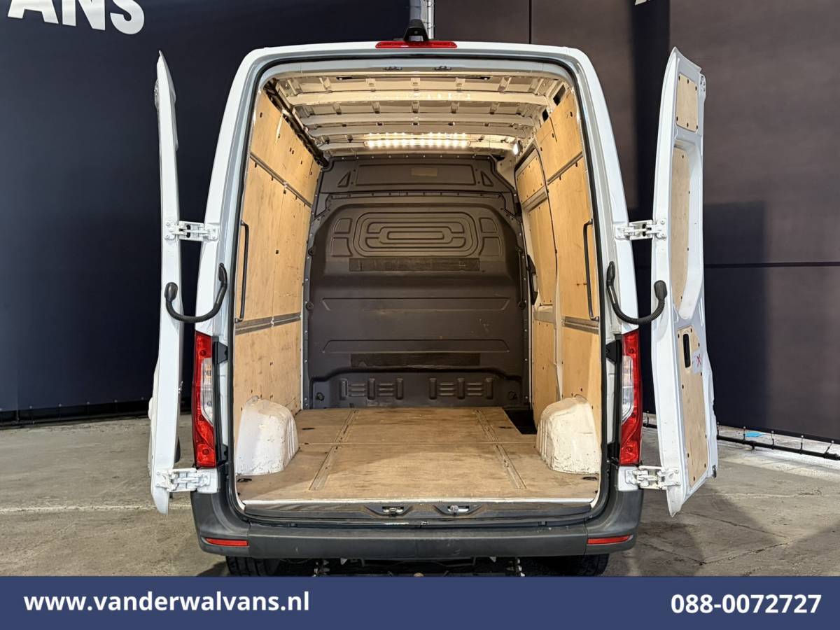 Mercedes-Benz Sprinter Mercedes-Benz Sprinter 316 CDI 164pk L2H2 Euro6 Airco | Camera | Navigatie | Trekhaak | Cruisecontrol Bijrijdersbank