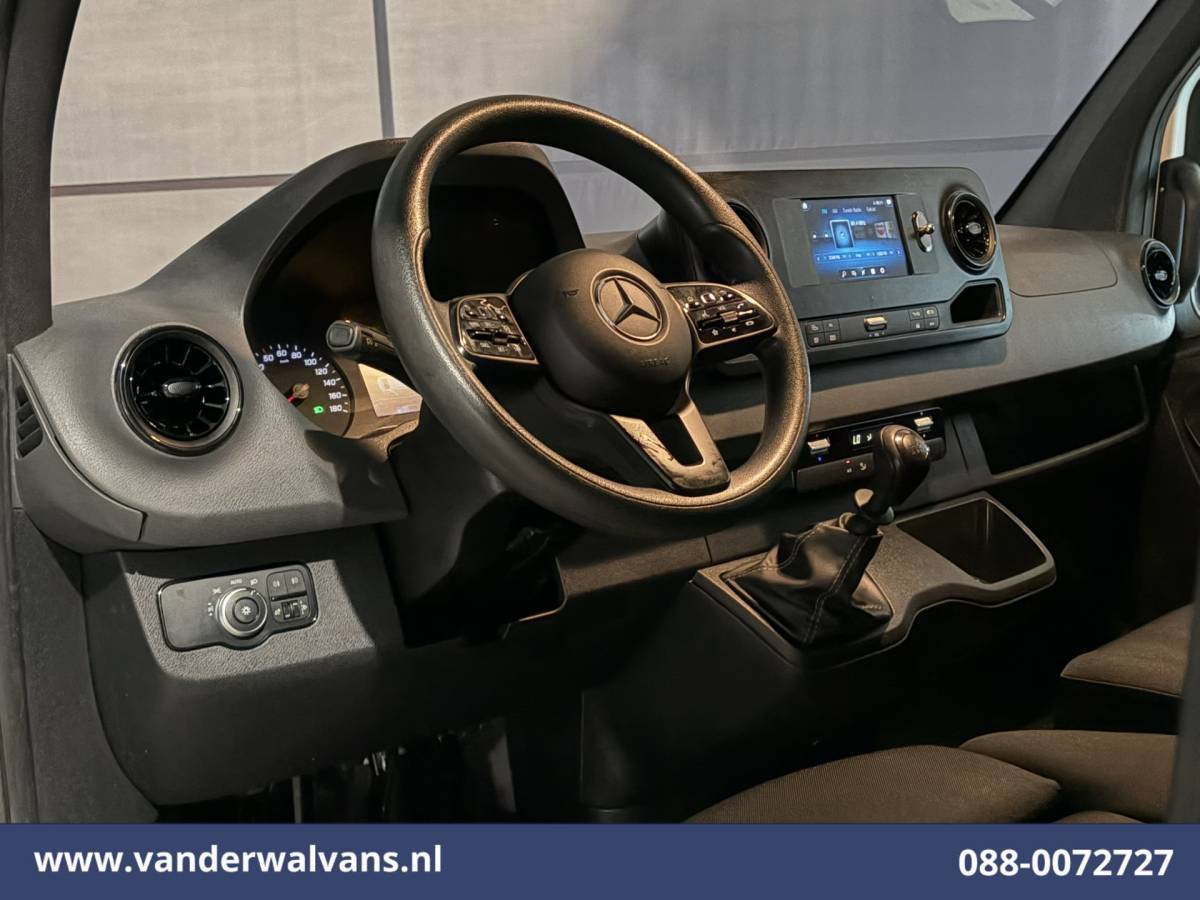 Mercedes-Benz Sprinter Mercedes-Benz Sprinter 316 CDI 164pk L2H2 Euro6 Airco | Camera | Navigatie | Trekhaak | Cruisecontrol Bijrijdersbank