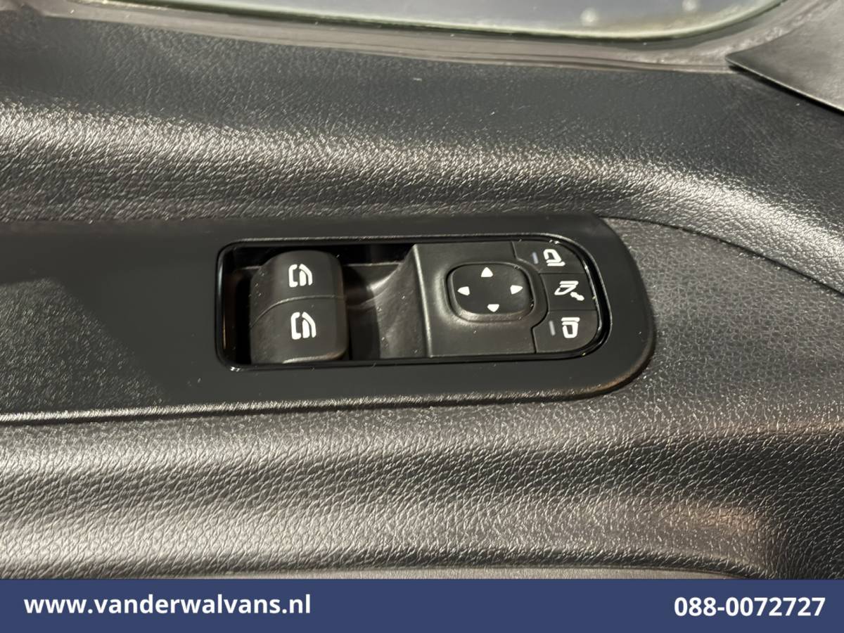 Mercedes-Benz Sprinter Mercedes-Benz Sprinter 316 CDI 164pk L2H2 Euro6 Airco | Camera | Navigatie | Trekhaak | Cruisecontrol Bijrijdersbank