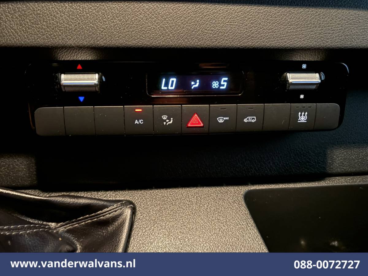 Mercedes-Benz Sprinter Mercedes-Benz Sprinter 316 CDI 164pk L2H2 Euro6 Airco | Camera | Navigatie | Trekhaak | Cruisecontrol Bijrijdersbank