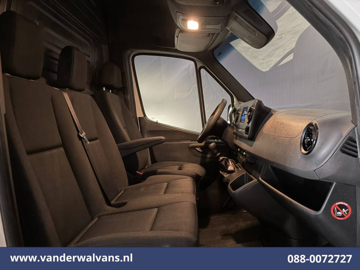 Mercedes-Benz Sprinter Mercedes-Benz Sprinter 316 CDI 164pk L2H2 Euro6 Airco | Camera | Navigatie | Trekhaak | Cruisecontrol Bijrijdersbank