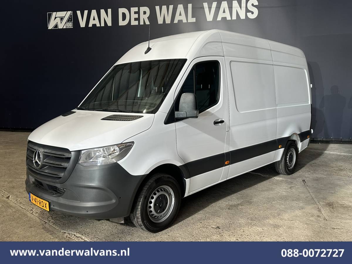 Mercedes-Benz Sprinter Mercedes-Benz Sprinter 317 CDI 170pk L2H2 Euro6 Airco | Camera | Apple Carplay | Cruisecontrol Android Auto, Stoelverwarming, Chauffeursstoel, Parkeersensoren, Bijrijdersbank