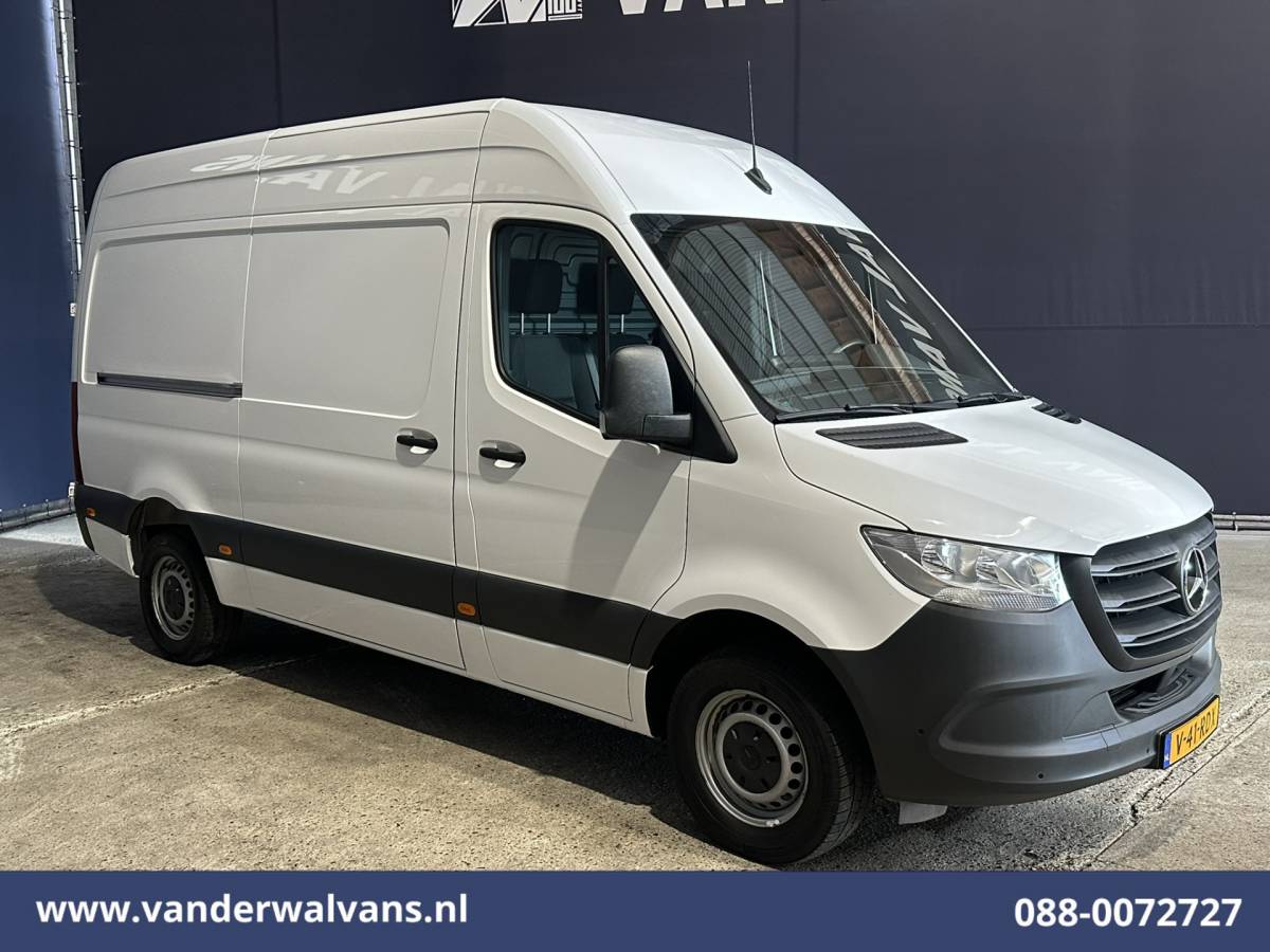 Mercedes-Benz Sprinter Mercedes-Benz Sprinter 317 CDI 170pk L2H2 Euro6 Airco | Camera | Apple Carplay | Cruisecontrol Android Auto, Stoelverwarming, Chauffeursstoel, Parkeersensoren, Bijrijdersbank