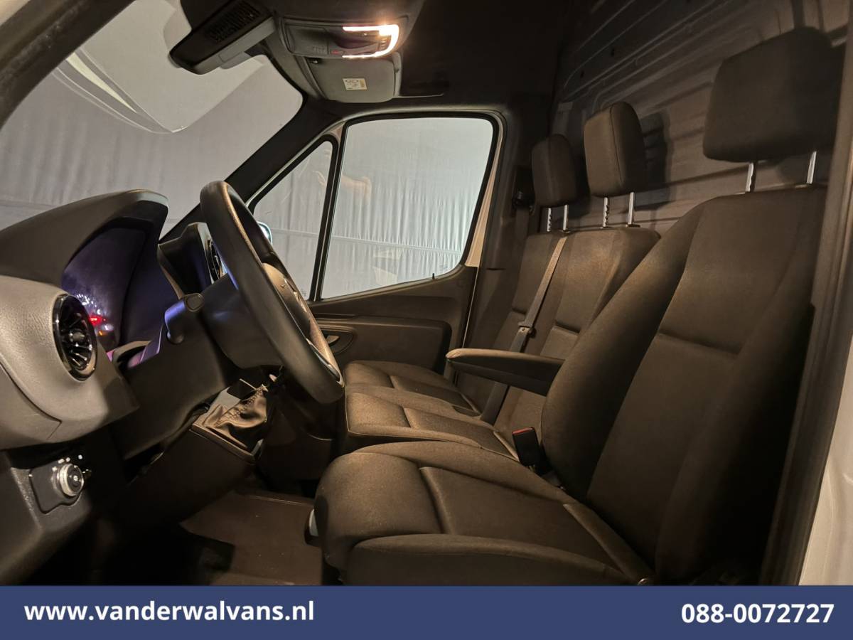 Mercedes-Benz Sprinter Mercedes-Benz Sprinter 317 CDI 170pk L2H2 Euro6 Airco | Camera | Apple Carplay | Cruisecontrol Android Auto, Stoelverwarming, Chauffeursstoel, Parkeersensoren, Bijrijdersbank