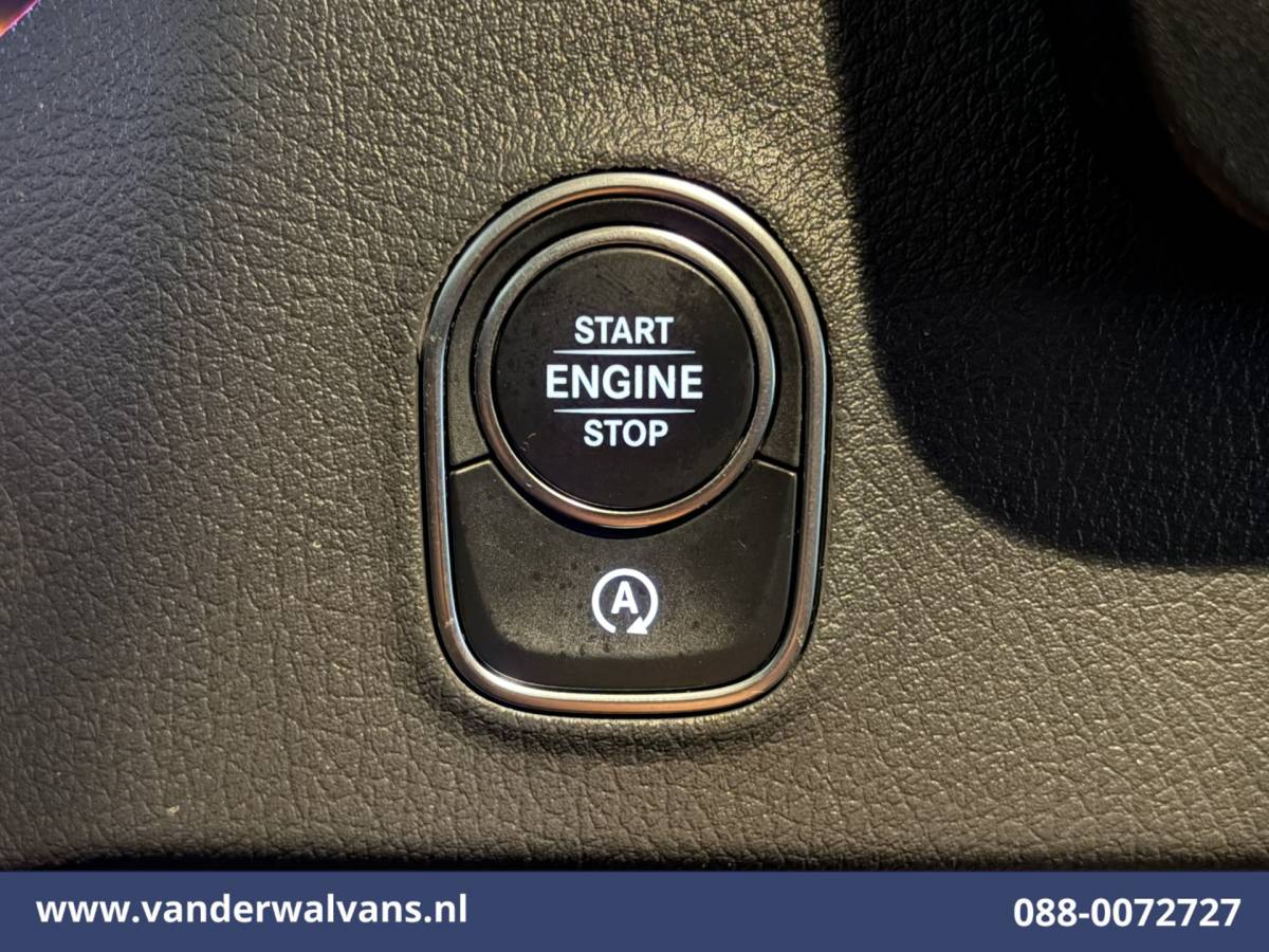 Mercedes-Benz Sprinter Mercedes-Benz Sprinter 317 CDI 170pk L2H2 Euro6 Airco | Camera | Apple Carplay | Cruisecontrol Android Auto, Stoelverwarming, Chauffeursstoel, Parkeersensoren, Bijrijdersbank