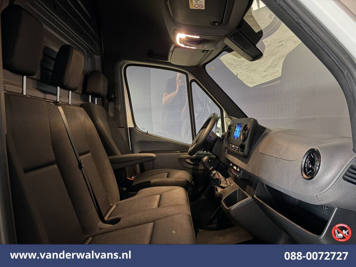 Mercedes-Benz Sprinter Mercedes-Benz Sprinter 317 CDI 170pk L2H2 Euro6 Airco | Camera | Apple Carplay | Cruisecontrol Android Auto, Stoelverwarming, Chauffeursstoel, Parkeersensoren, Bijrijdersbank